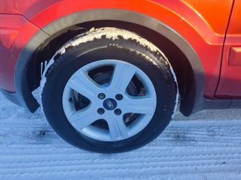 Ford Fusion 1.6 Zetec Hatchback 5dr Petrol Automatic (179 g/km, 99 bhp)