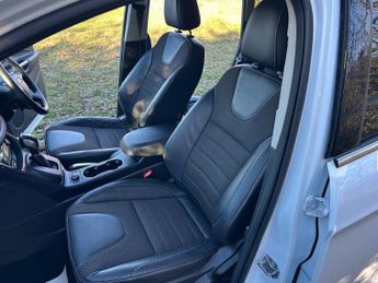 Ford Kuga TITANIUM TDCI ULEZ COMPLIANT FULL SERVICE HISTORY WITH 8 SERVICE