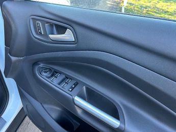 Ford Kuga TITANIUM TDCI ULEZ COMPLIANT FULL SERVICE HISTORY WITH 8 SERVICE