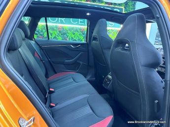 Skoda Kamiq MONTE CARLO 1.5 TSI DSG [2X SERVICES, SAT NAV & HEATED SEATS]