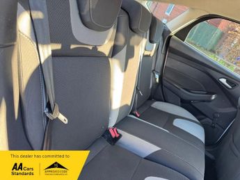 Ford Focus 1.6 Zetec Powershift Euro 5 5dr