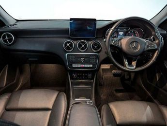 Mercedes-Benz A Class 1.5 A180d Sport (Premium) 7G-DCT Euro 6 (s/s) 5dr