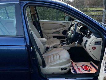 Jaguar X-Type 2.2D DPF SE 4dr