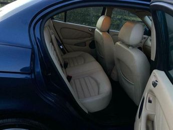 Jaguar X-Type 2.2D DPF SE 4dr