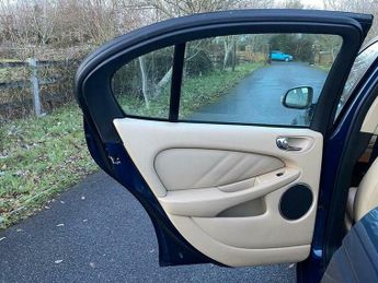 Jaguar X-Type 2.2D DPF SE 4dr