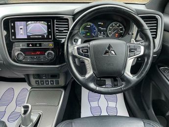 Mitsubishi Outlander 2.4h TwinMotor 13.8kWh 4h CVT 4WD Euro 6 (s/s) 5dr