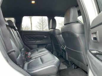 Mitsubishi Outlander 2.4h TwinMotor 13.8kWh 4h CVT 4WD Euro 6 (s/s) 5dr