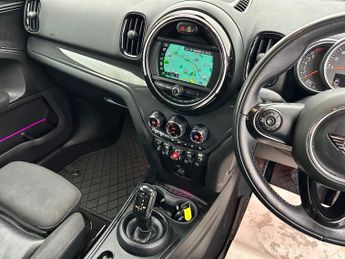 MINI Countryman COOPER 1 FORMER KEEPER FROM NEW WITH A FULL MINI DEALER SERVICE 