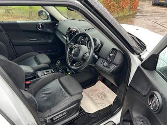 MINI Countryman COOPER 1 FORMER KEEPER FROM NEW WITH A FULL MINI DEALER SERVICE 