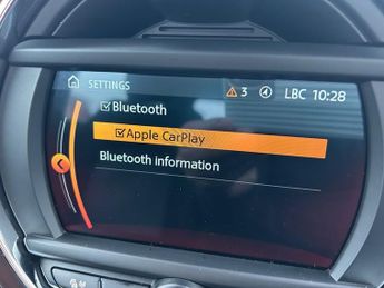 MINI Countryman COOPER 1 FORMER KEEPER FROM NEW WITH A FULL MINI DEALER SERVICE 