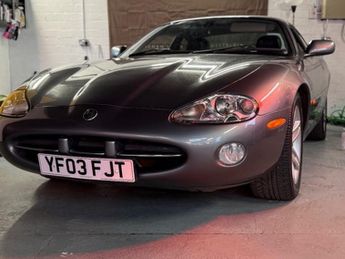 Jaguar XK8 COUPE