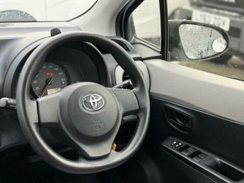 Toyota Yaris 1.0 VVT-i Icon CVT Euro 5 5dr