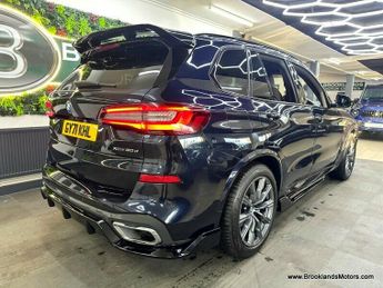BMW X5 XDRIVE30D M SPORT [2X SERVICES, BODY KIT AND 7 SEATS]