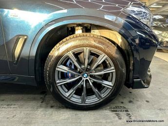 BMW X5 XDRIVE30D M SPORT [2X SERVICES, BODY KIT AND 7 SEATS]