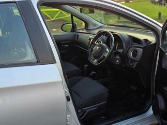 Toyota Yaris 1.33 Dual VVT-i TR Multidrive S Euro 5 5dr