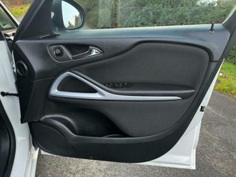 Vauxhall Zafira 1.4i Turbo Design Auto Euro 6 5dr