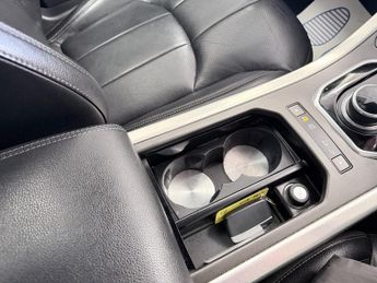 Land Rover Range Rover Evoque TD4 SE TECH PANO ROOF SAT NAV LEATHER 4X4 19 REG