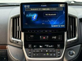 Toyota Land Cruiser 2.8D Invincible X Auto 4WD Euro 6 5dr (7 Seats)