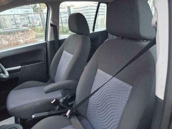 Ford Fusion 1.6 Zetec Climate Hatchback 5dr Petrol Automatic (181 g/km, 99 b