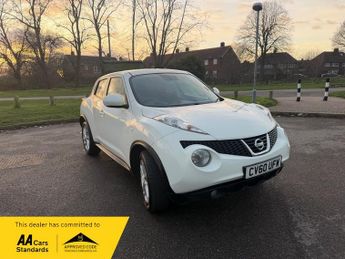 Nissan Juke 1.6 Acenta SUV 5dr Petrol CVT Euro 5 (117 ps)
