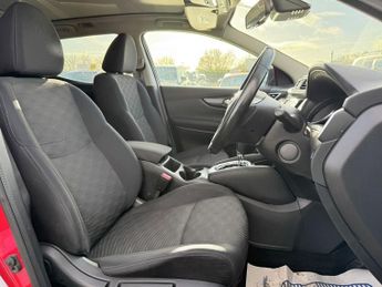 Nissan Qashqai 1.2 DIG-T N-Connecta XTRON 2WD Euro 6 (s/s) 5dr