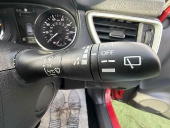 Nissan Qashqai 1.2 DIG-T N-Connecta XTRON 2WD Euro 6 (s/s) 5dr