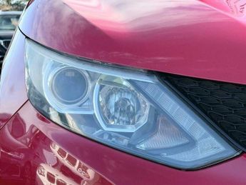 Nissan Qashqai 1.2 DIG-T N-Connecta XTRON 2WD Euro 6 (s/s) 5dr