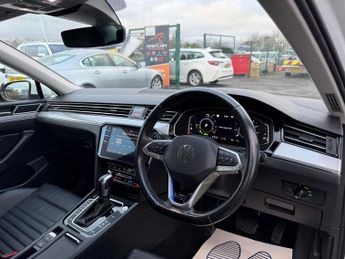 Volkswagen Passat 1.4 TSI 13kWh GTE Advance DSG Euro 6 (s/s) 4dr
