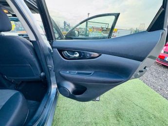 Nissan Qashqai 1.2 DIG-T n-tec+ XTRON 2WD Euro 6 (s/s) 5dr