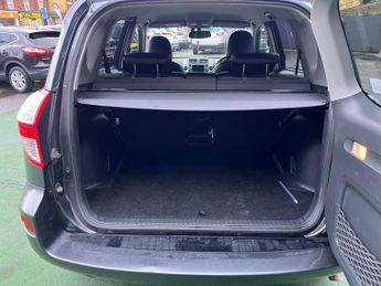 Toyota RAV4 2.2 D-CAT SR SUV 5dr Diesel Auto 4WD Euro 5 (150 ps)