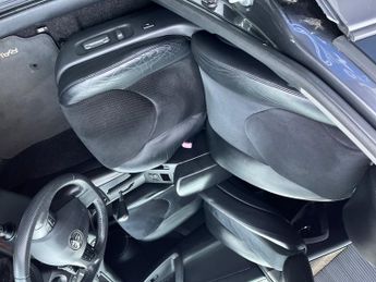 Toyota RAV4 2.2 D-CAT SR SUV 5dr Diesel Auto 4WD Euro 5 (150 ps)