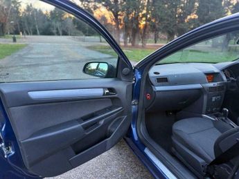 Vauxhall Astra 1.8i 16v Active 5dr