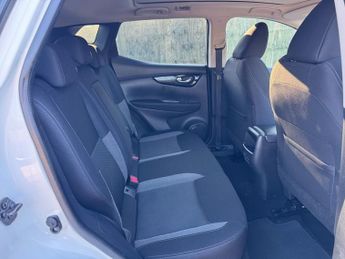 Nissan Qashqai 1.3 DiG-T 160 [157] N-Connecta 5dr DCT Glass Roof Euro 6