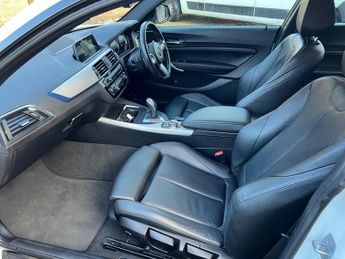 BMW 2 SERIES 220i M SPORT