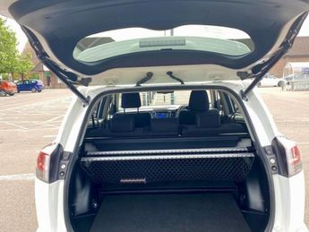 Toyota RAV4 2.5 VVT-h Icon Tech SUV 5dr Petrol Hybrid CVT Euro 6 (s/s) (197 