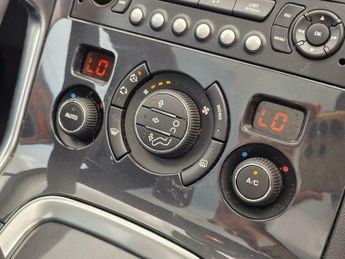 Peugeot 3008 1.6 HDi Exclusive EGC Euro 5 5dr