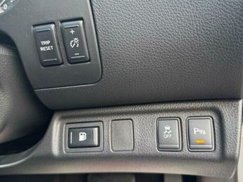 Nissan Navara 2.3 dCi Tekna Pickup Double Cab 4dr Diesel Auto 4WD Euro 5 (190 