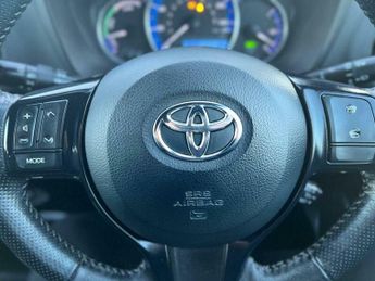Toyota Yaris 1.5 VVT-h Design E-CVT Euro 6 5dr