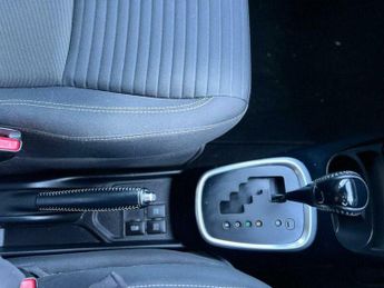 Toyota Yaris 1.5 VVT-h Design E-CVT Euro 6 5dr