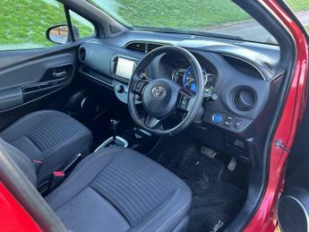 Toyota Yaris 1.5 VVT-h Design E-CVT Euro 6 5dr