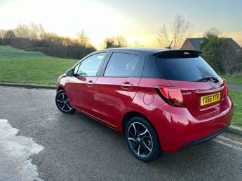 Toyota Yaris 1.5 VVT-h Design E-CVT Euro 6 5dr