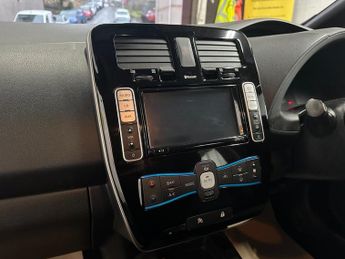 Nissan Leaf 24kWh Acenta Hatchback 5dr Electric Auto (109 bhp)