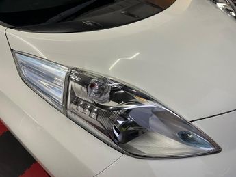 Nissan Leaf 24kWh Acenta Hatchback 5dr Electric Auto (109 bhp)