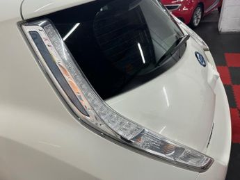 Nissan Leaf 24kWh Acenta Hatchback 5dr Electric Auto (109 bhp)