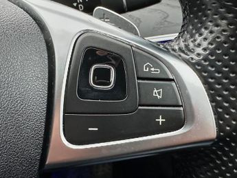 Mercedes E Class E 220 D AMG LINE