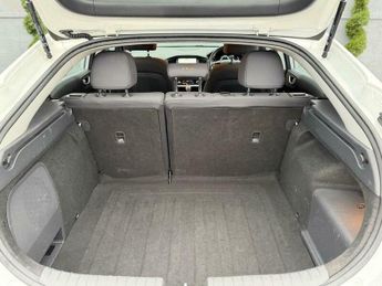 Hyundai Ioniq 1.6 h-GDi Premium DCT Euro 6 (s/s) 5dr