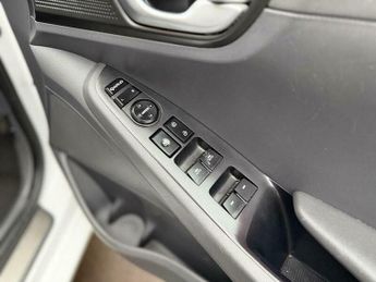 Hyundai Ioniq 1.6 h-GDi Premium DCT Euro 6 (s/s) 5dr