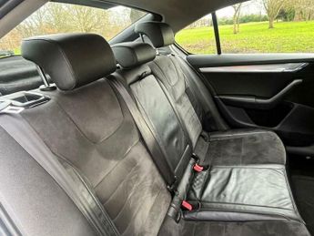 Skoda Octavia 2.0 TDI Elegance Euro 5 (s/s) 5dr