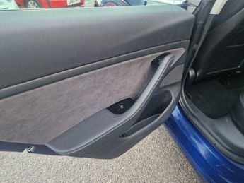 Tesla Model 3 (Dual Motor) Long Range Auto 4WDE 4dr