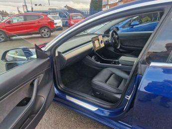 Tesla Model 3 (Dual Motor) Long Range Auto 4WDE 4dr